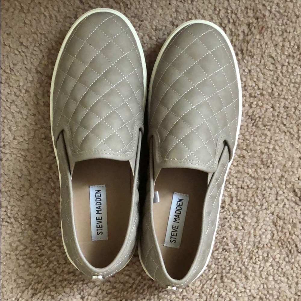 Steve Madden Slip on Sneaker